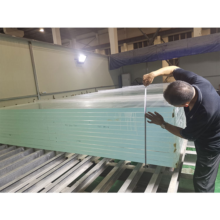 600mm thick acrylic plate لوح أكريليك بسمك 600 ملم