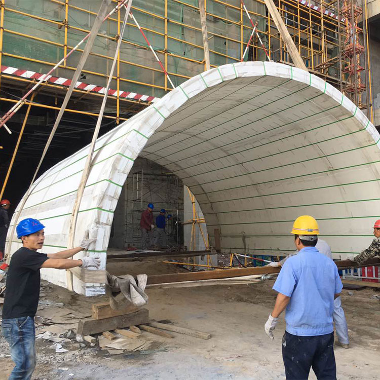 Leyu aquarium tunnel نفق ليو للأحياء المائية