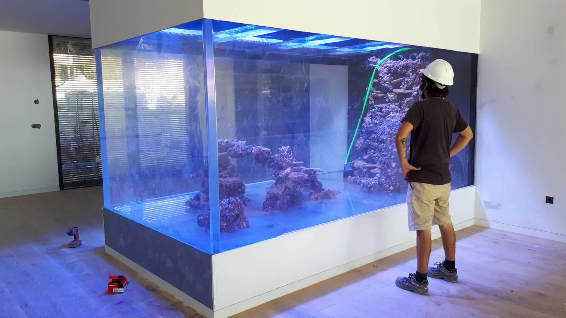 Acrylic custom fish tank - factory حوض للأسماك من الأكريليك -