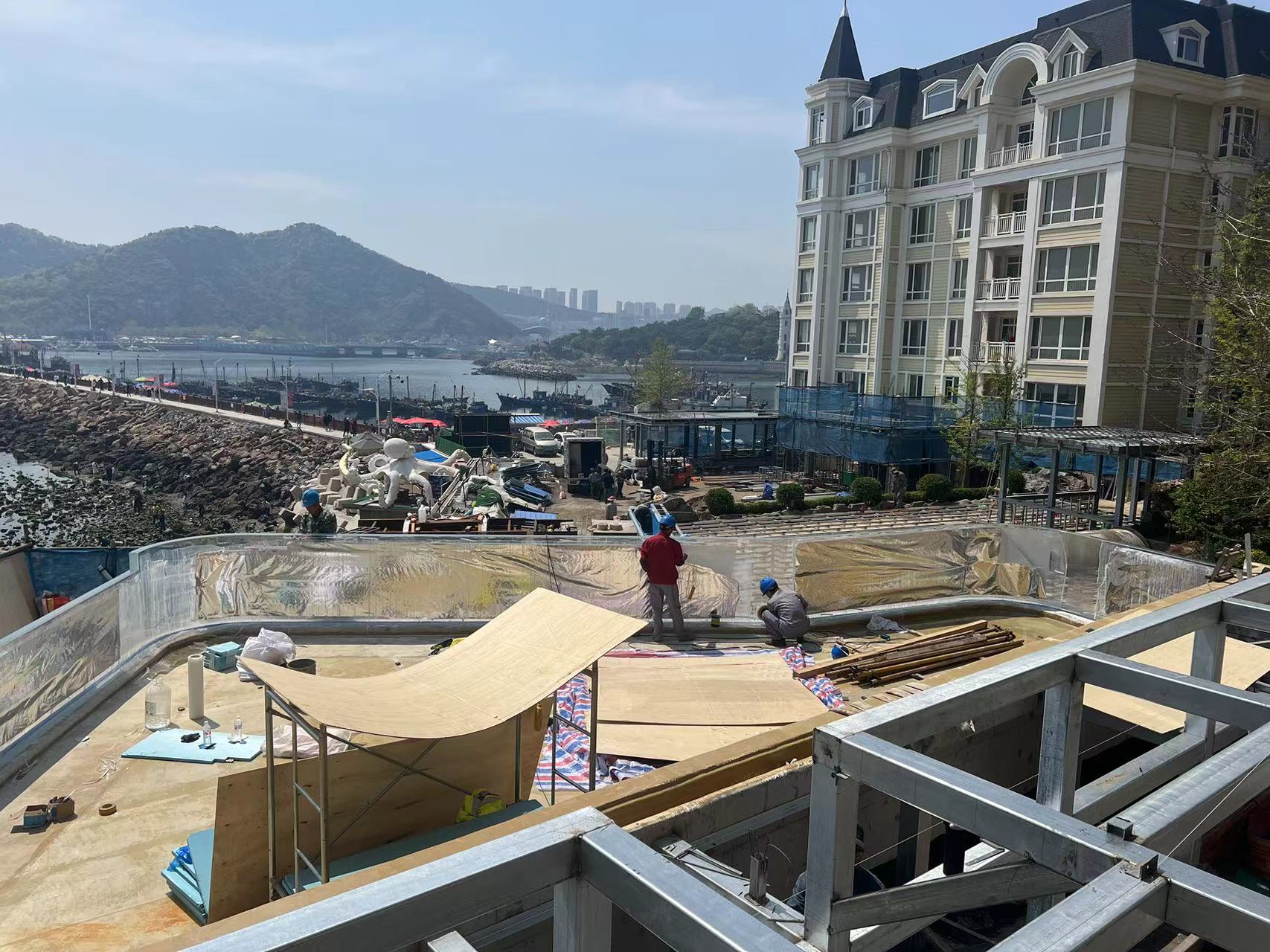 Acrylic swimming pool - LEYU installation حمام سباحة أكريليك - تركيب LEYU